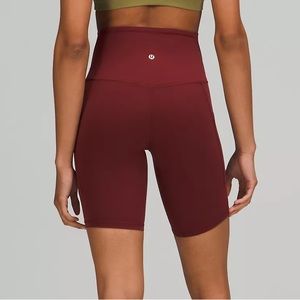 BNWT Lululemon Align High-Rise Short 8" 
Pockets